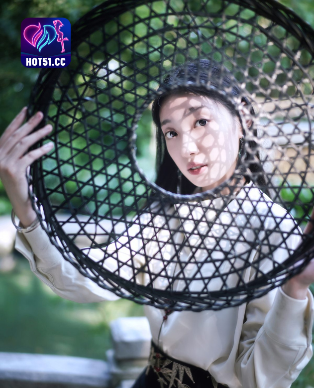 Zhi Zhi Hotlive