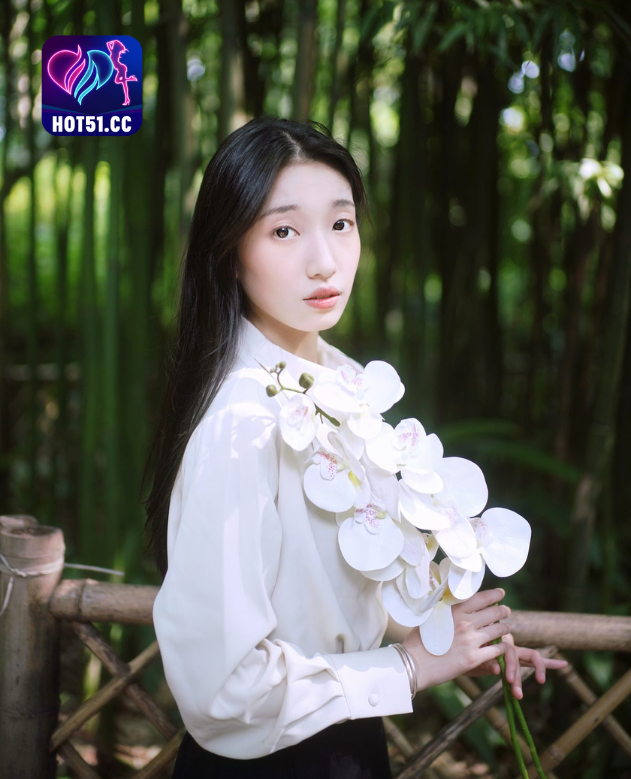 Zhi Zhi Hotlive