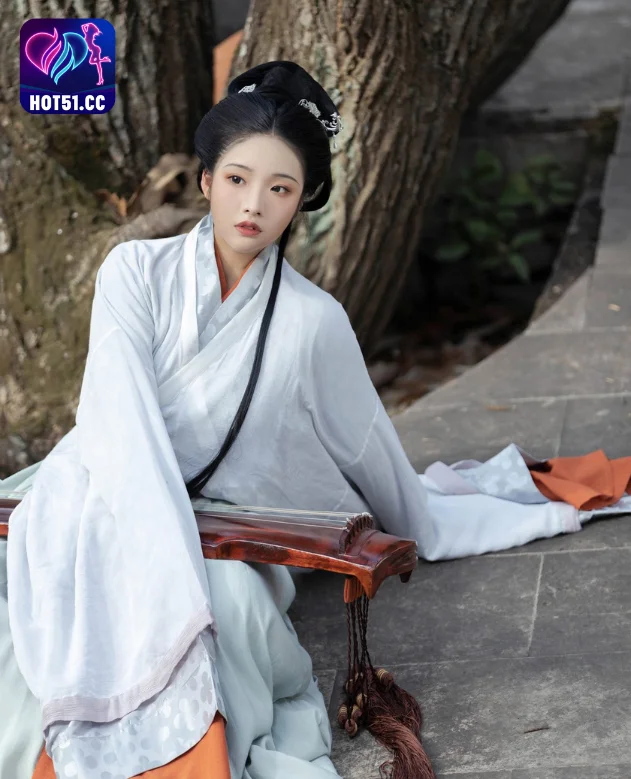 Zi Zi-Hot51 