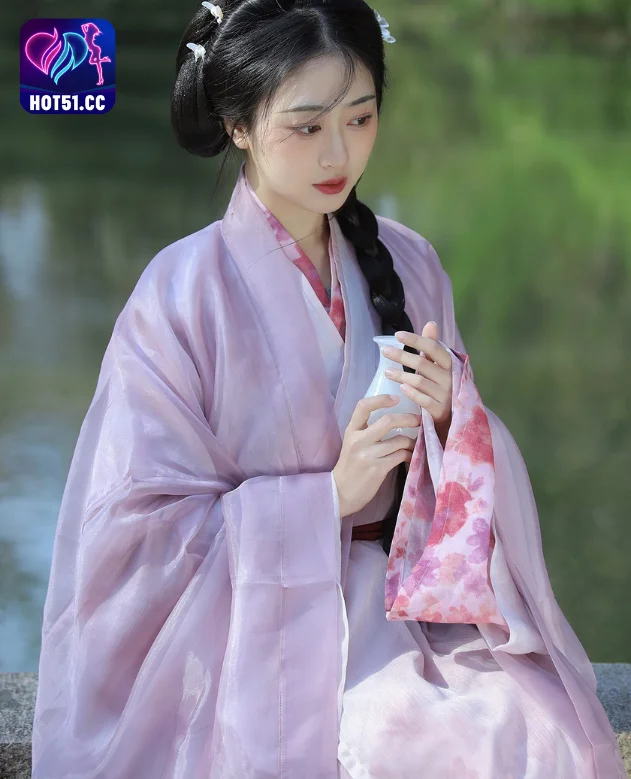 Xie Yun-Hot51