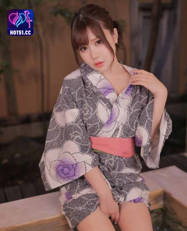 Mai Shirota-Hotlive
