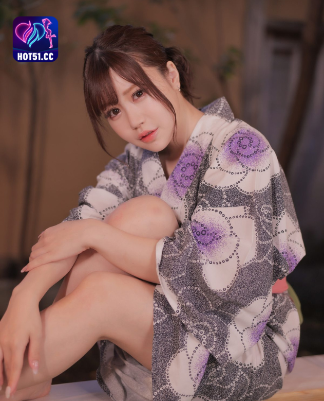Mai Shirota-Hotlive