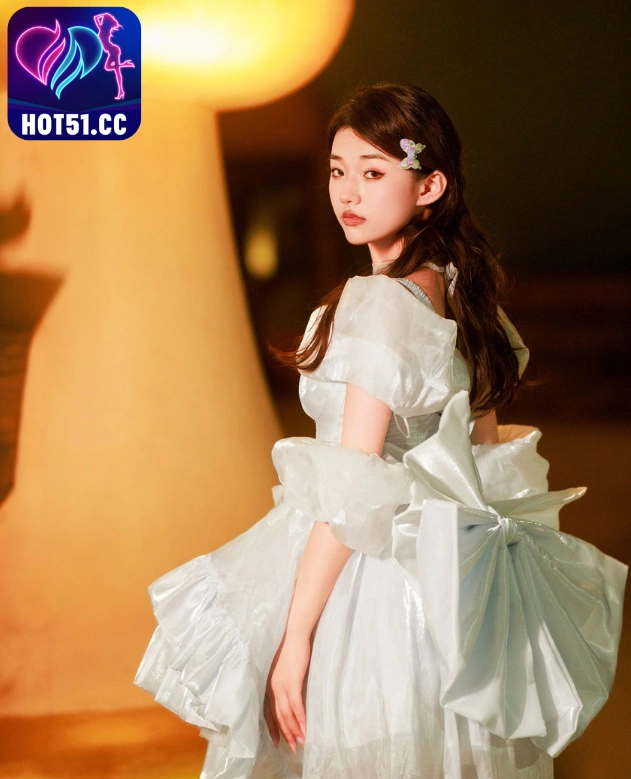 Xue Tong-Hot51